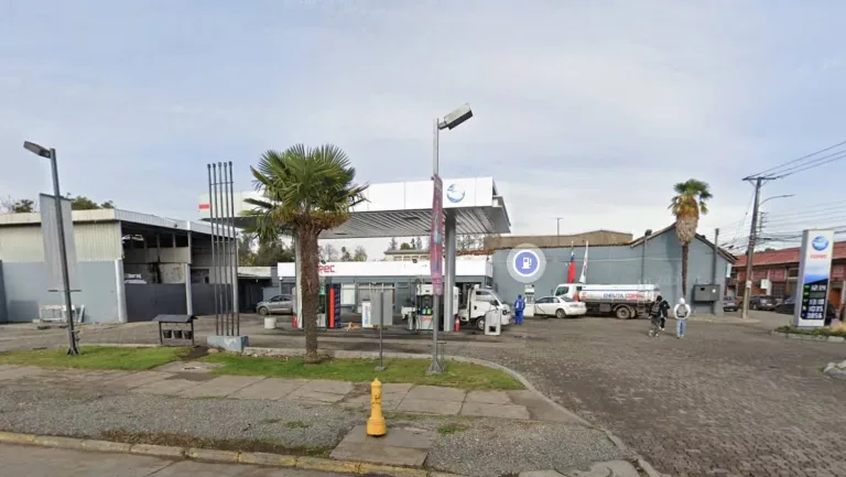 Violento robo en servicentro de Molina Violento robo en servicentro de Molina