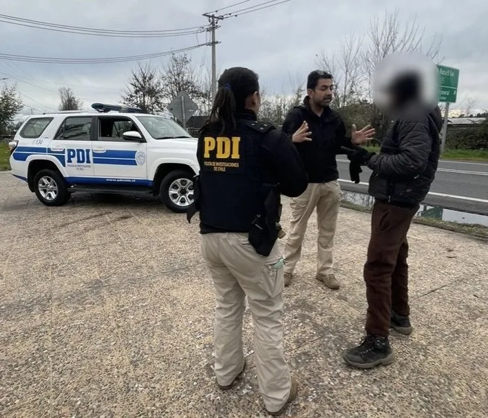 PDI denuncia a 14 extranjeros irregulares en Curicó y materializa una expulsión del país
