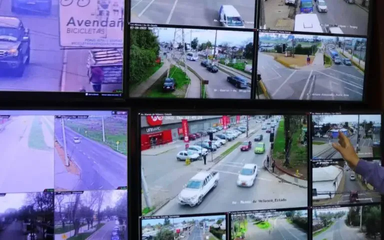 Cámaras de teleprotección municipal de Curicó, en conjunto con Carabineros, permiten detener a varios delincuentes durante los últimos días Cámaras de teleprotección municipal de Curicó, en conjunto con Carabineros, permiten detener a varios delincuentes durante los últimos días