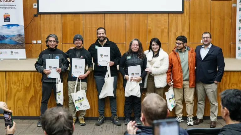 Cristina Bravo, Gobernadora Regional del Maule, encabeza el cierre del Estudio para la Postulación de un Geoparque UNESCO Cristina Bravo, Gobernadora Regional del Maule, encabeza el cierre del Estudio para la Postulación de un Geoparque UNESCO