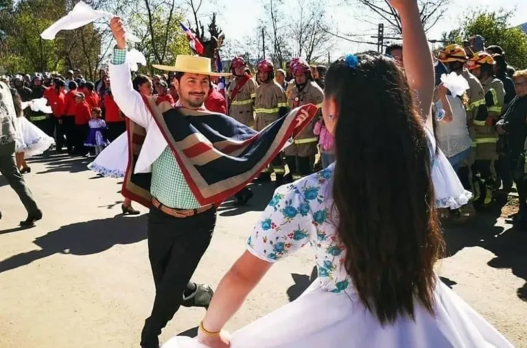 Diputado Hugo Rey y Bancada RN presentan proyecto para declarar septiembre como el «Mes de la Patria y de las Tradiciones Chilenas»