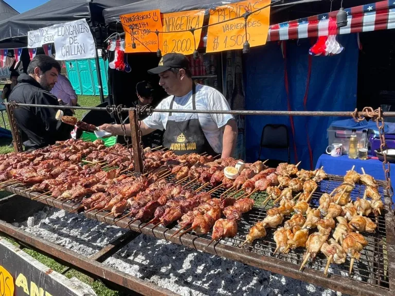 Con gran éxito se desarrolló la primera fiesta de la Chilenidad en sector Los Niches Con gran éxito se desarrolló la primera fiesta de la Chilenidad en sector Los Niches