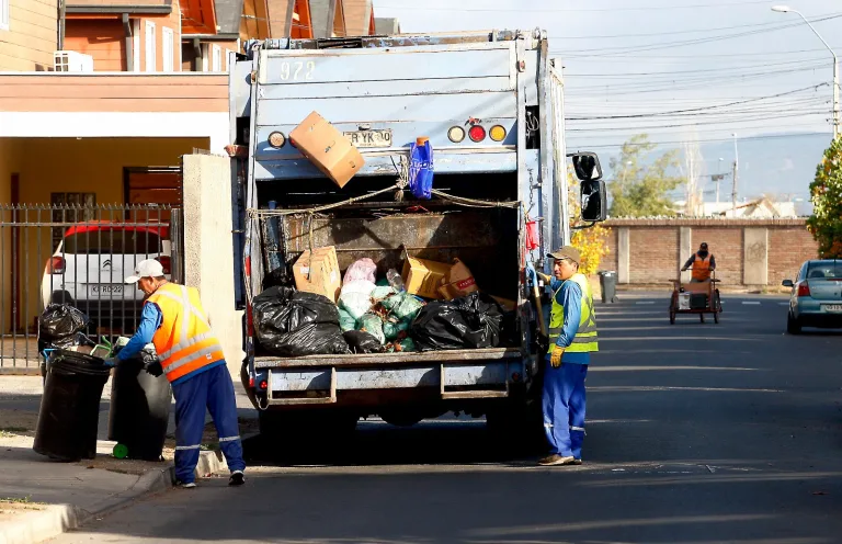 Atención Curicó este 18-19-20 no habrá retiro de residuos domiciliarios en la ciudad Atención Curicó este 18-19-20 no habrá retiro de residuos domiciliarios en la ciudad