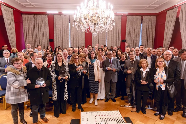 Dos profesionales de Curicó fueron galardonados en la conmemoración del Día del Trabajador Radial realizada en el Palacio de La Moneda Dos profesionales de Curicó fueron galardonados en la conmemoración del Día del Trabajador Radial realizada en el Palacio de La Moneda