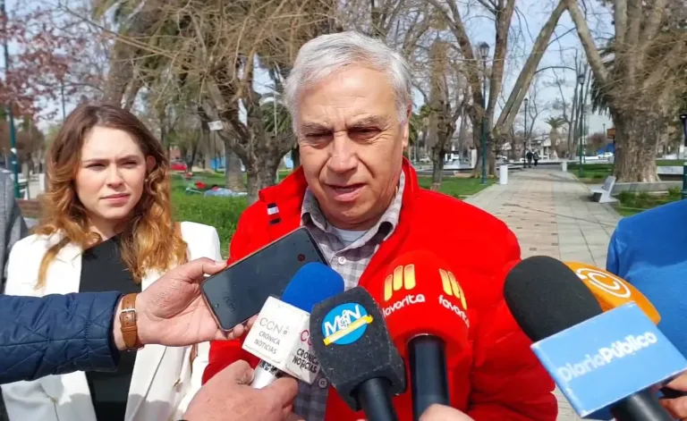 Celso Morales presentó un innovador proyecto para la recuperación de la Iglesia San Francisco en Curicó Celso Morales presentó un innovador proyecto para la recuperación de la Iglesia San Francisco en Curicó