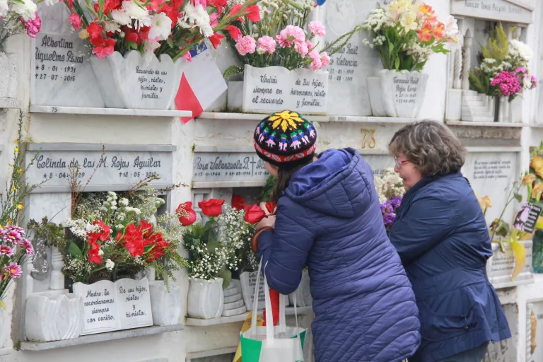 Este 1 de Noviembre Obispo de Talca celebrará misa en cementerios de Talca y Curicó Este 1 de Noviembre Obispo de Talca celebrará misa en cementerios de Talca y Curicó