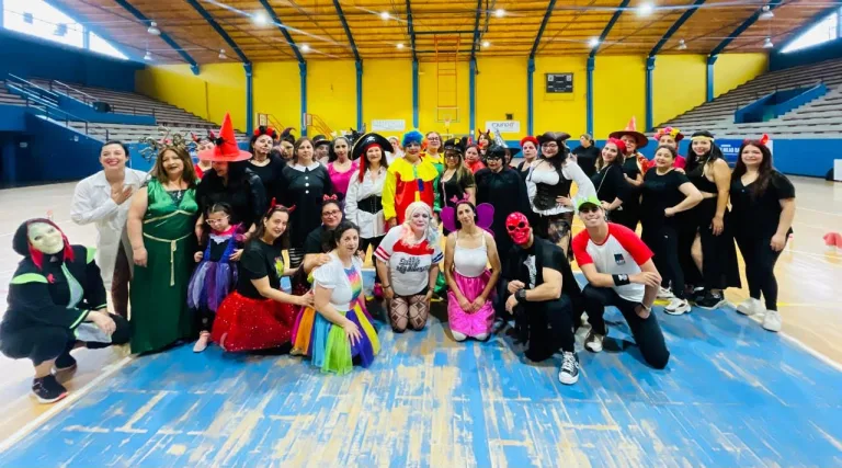 Clase de Zumba Halloween en el Gimnasio Abraham Milad reúne a entusiastas en una jornada de diversión y ejercicio Clase de Zumba Halloween en el Gimnasio Abraham Milad reúne a entusiastas en una jornada de diversión y ejercicio