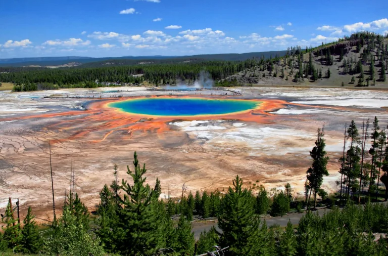 Experto desmiente los mitos apocalípticos del supervolcán de Yellowstone Experto desmiente los mitos apocalípticos del supervolcán de Yellowstone