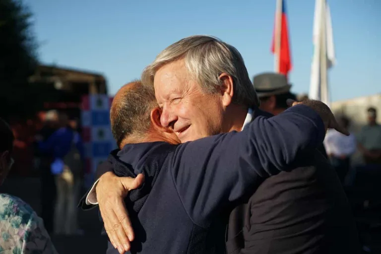 George Bordachar renuncia al tradicional cierre de campaña y opta por una iniciativa solidaria en Curicó George Bordachar renuncia al tradicional cierre de campaña y opta por una iniciativa solidaria en Curicó