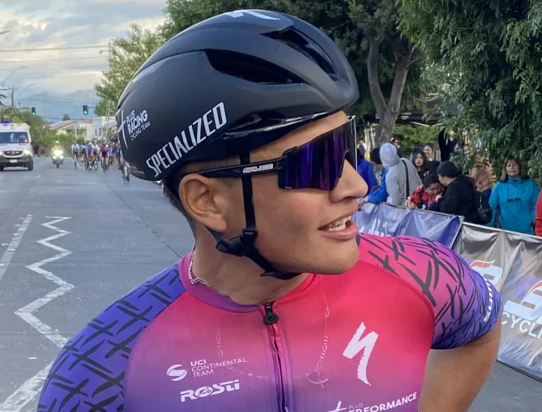 Héctor “Rayito” Quintana se corona campeón en el Open de Ciclismo de Curicó Héctor “Rayito” Quintana se corona campeón en el Open de Ciclismo de Curicó