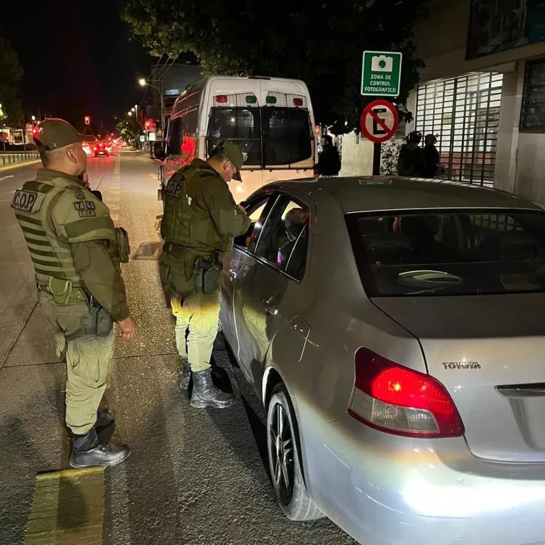 Carabineros despliega operativo en Rancagua con resultados positivos: cuatro detenidos, locales clausurados y múltiples infracciones Carabineros despliega operativo en Rancagua con resultados positivos: cuatro detenidos, locales clausurados y múltiples infracciones