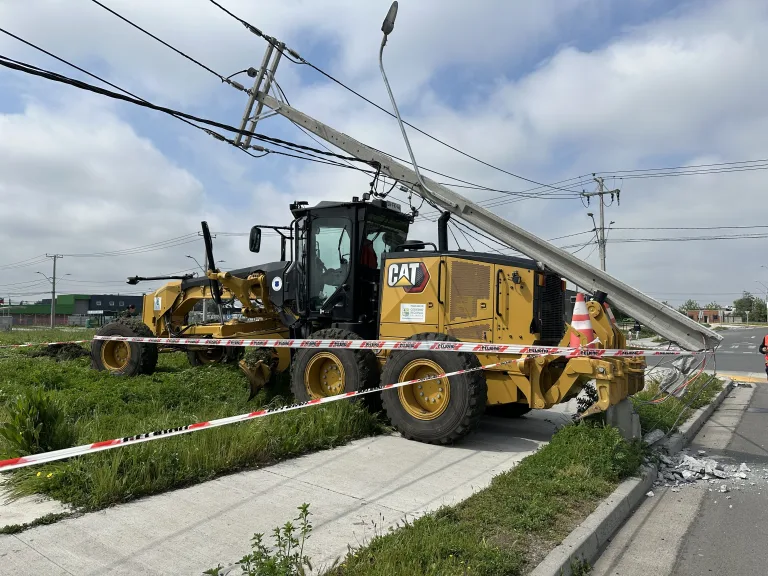 Estadística de CGE: Más de 2 mil postes chocados y 10 accidentes diarios al tercer trimestre del año Estadística de CGE: Más de 2 mil postes chocados y 10 accidentes diarios al tercer trimestre del año