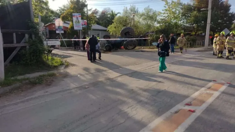 Accidente vehicular en ruta entre Palmilla y Los Maquis deja una víctima fatal en la región de O’Higgins Accidente vehicular en ruta entre Palmilla y Los Maquis deja una víctima fatal en la región de O’Higgins