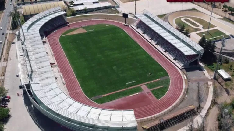 Entregan instalaciones para la tercera etapa del estadio bicentenario La Granja de Curicó Entregan instalaciones para la tercera etapa del estadio bicentenario La Granja de Curicó
