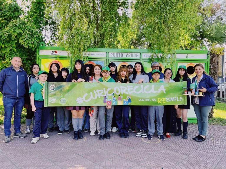 Municipalidad de Curicó celebró el Día de las Ciudades y Comunidades Sostenibles con la Eco Ruta «Reciclando Ando» Municipalidad de Curicó celebró el Día de las Ciudades y Comunidades Sostenibles con la Eco Ruta «Reciclando Ando»