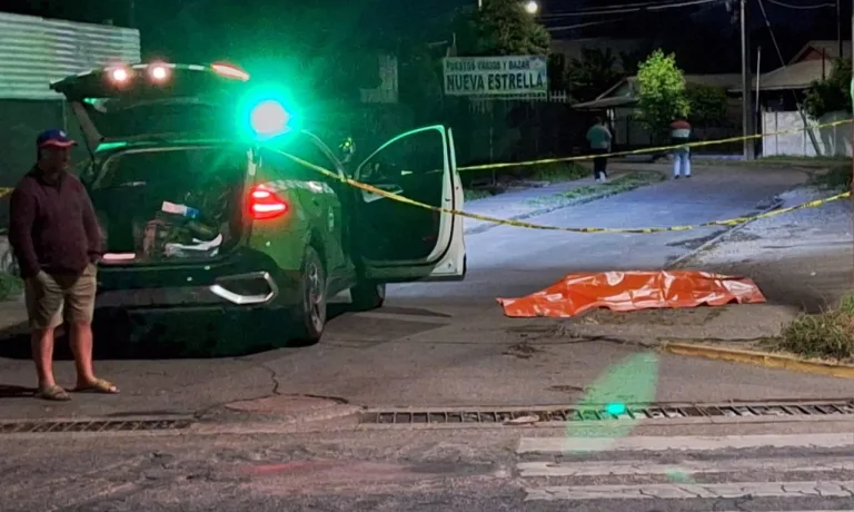 Encuentran a hombre fallecido en vía pública en Sarmiento con heridas con arma blanca Encuentran a hombre fallecido en vía pública en Sarmiento con heridas con arma blanca