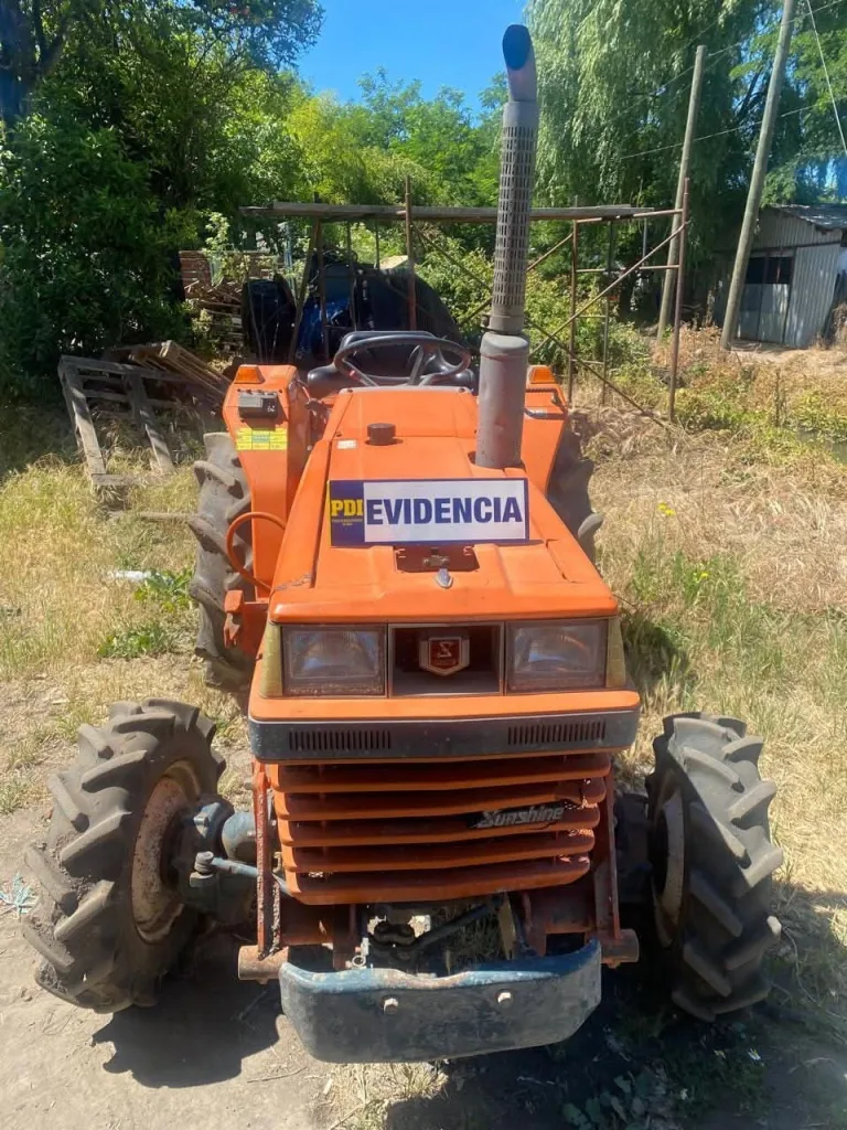 Recuperan tractor sustraído mediante estafa en Curicó Recuperan tractor sustraído mediante estafa en Curicó