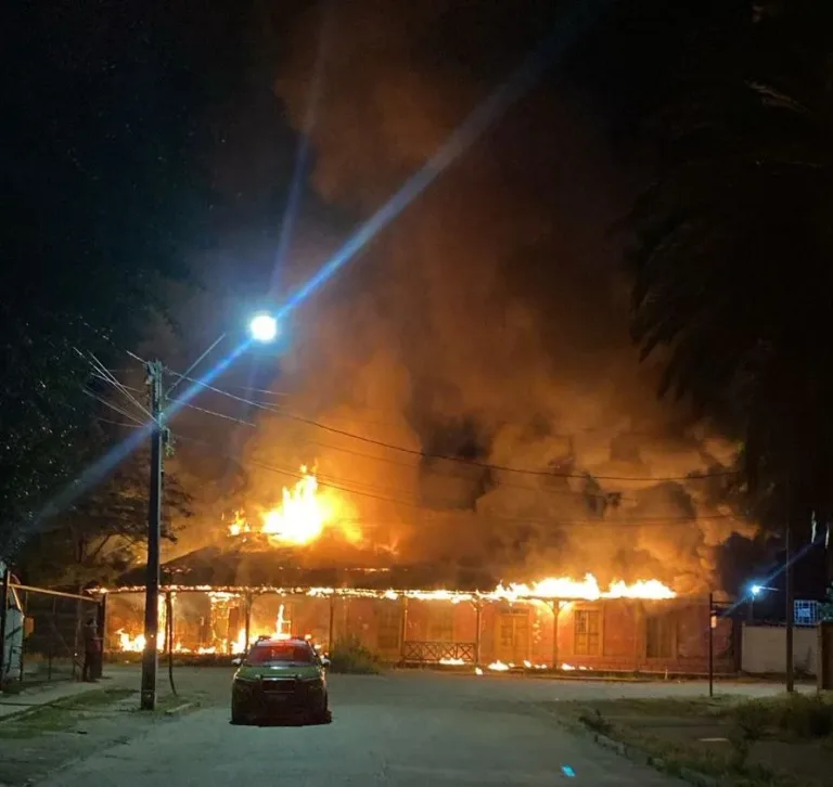 Investigan incendio que destruyó antigua casa estación de ferrocarriles en Placilla