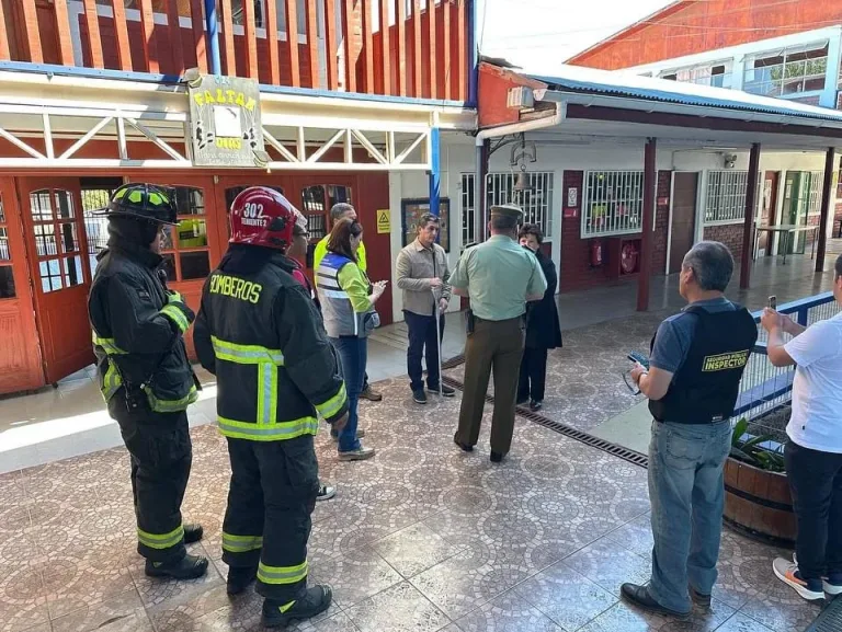 Evacúan colegio en Chimbarongo tras hallazgo de una granada en sala de clases por parte de una estudiante