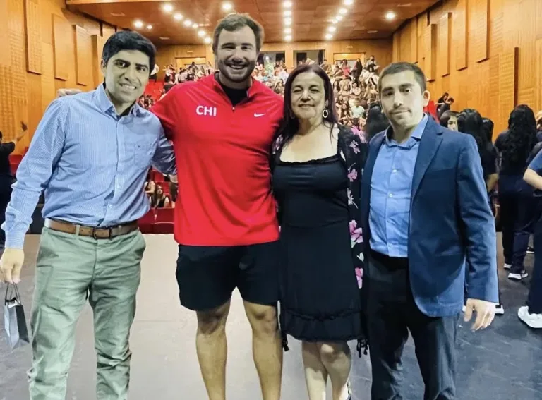 Escuela Estados Unidos de Los Niches realizó gala de premiación a sus mejores deportistas