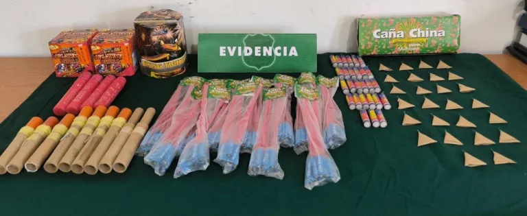 Sujeto detenido por comercialización de fuegos artificiales frente al estadio de Lontué