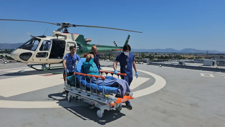 Se realizó exitoso primer rescate y aterrizaje en helipuerto del hospital de Curicó