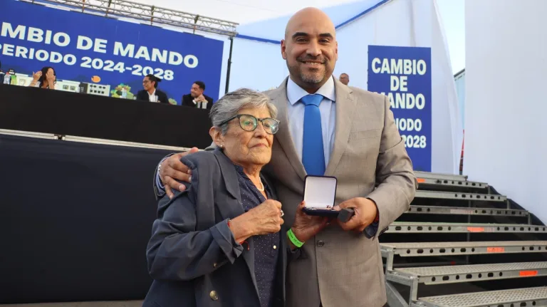 Con amplio apoyo popular, Felipe Méndez asume como Alcalde de Molina