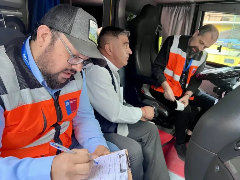 Dirección del Trabajo aplicó 54 multas a buses interurbanos previo a celebraciones de Año Nuevo
