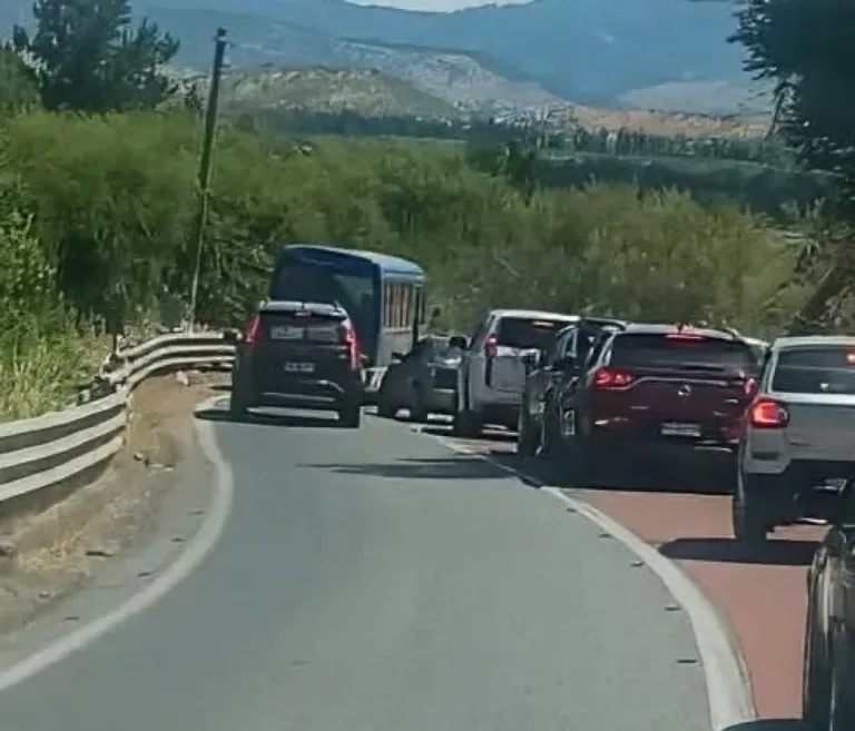 Fallece una de las personas involucradas en accidente de tránsito en la Cuesta Colorada, Rauco