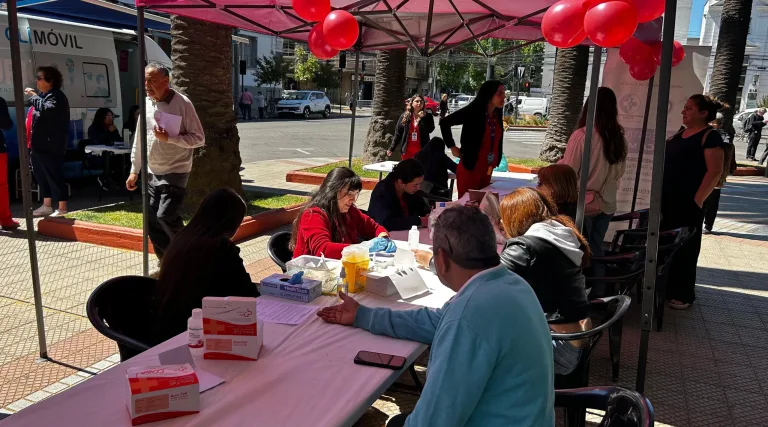 Salud Municipal de Curicó realizó exitoso operativo de testeo para detectar el VIH