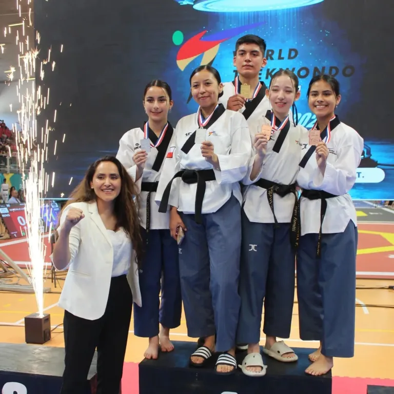 Deportistas del Club Revolución Curicó brillan en la Copa Chile