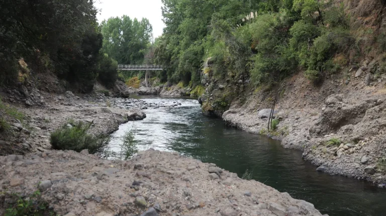 Molina anuncia innovador proyecto de “Playas Populares” cerca del Parque Radal Siete Tazas