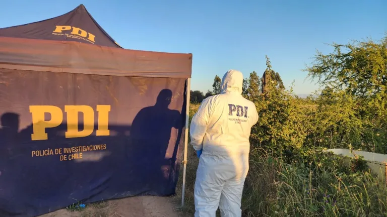 PDI identifica a hombre fallecido en canal de regadío en Parral mediante pericias huellográficas