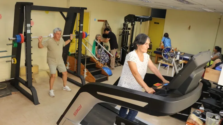 Hospital de San Fernando mejora su Unidad de Rehabilitación Física con nuevo equipamiento técnico