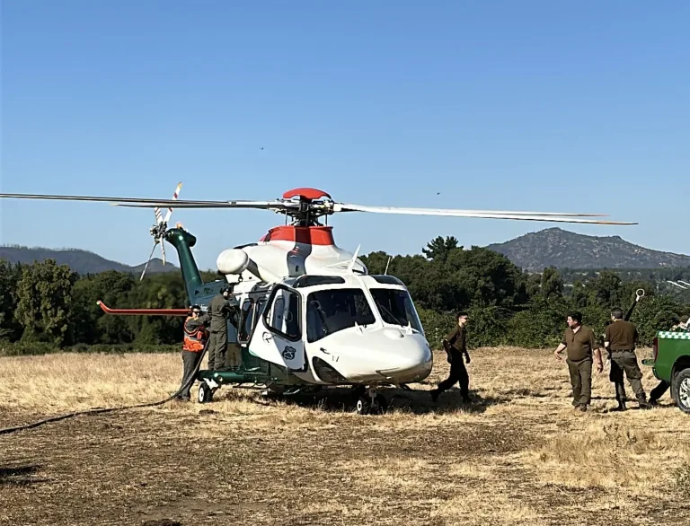 GOPE de Carabineros Maule realiza exitoso rescate aéreo de arriero tras grave caída en Molina