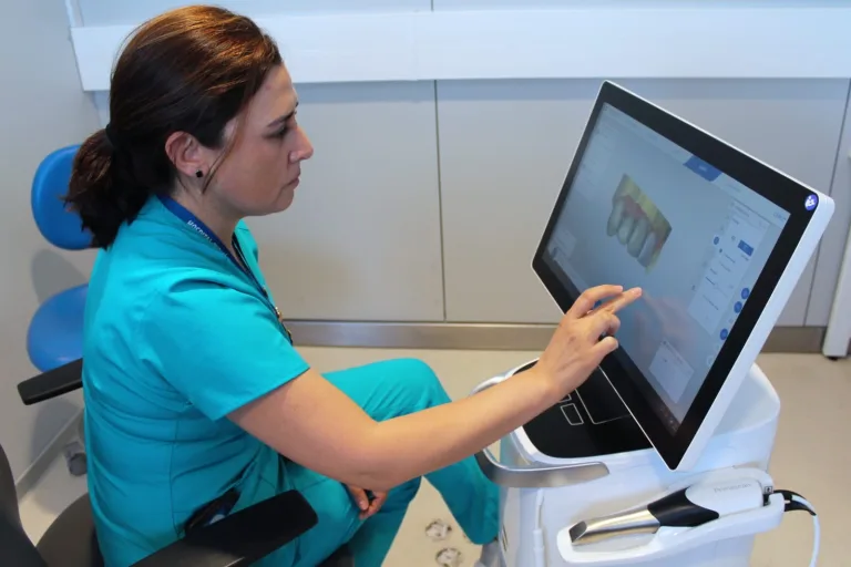 Hospital de Curicó revoluciona su Servicio de Odontología con tecnología de Flujo Digital 3D