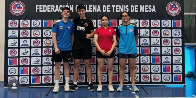 Curicanos Sofía Pérez y Julián Saavedra destacan en selectivo juvenil de tenis de mesa