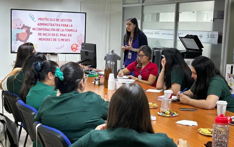 Clínica de Lactancia Materna y directoras de jardines VTF fortalecen coordinación para 2025 en Curicó
