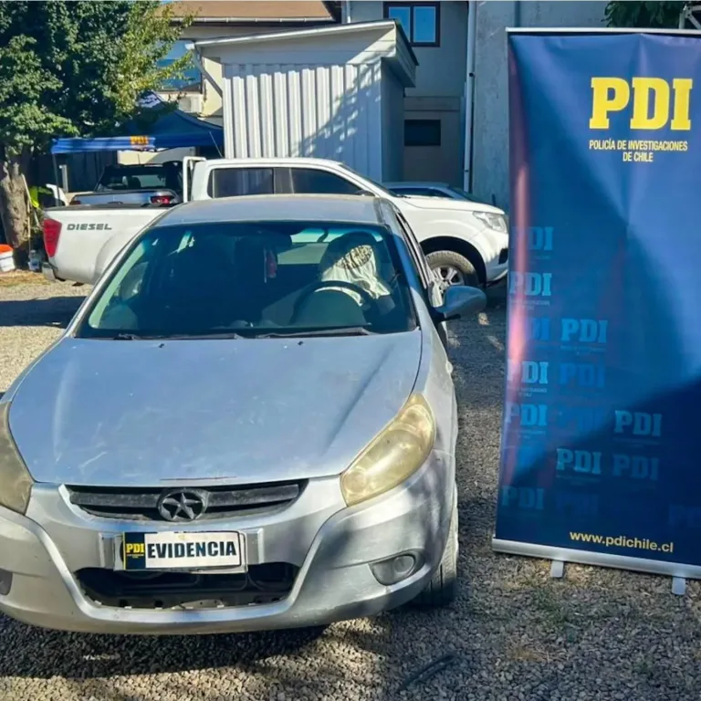 Detienen a dos sujetos en Pichilemu a bordo de vehículo con encargo por robo