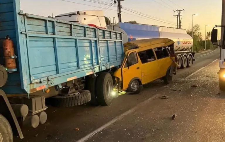 Tres personas fallecen en grave accidente en la Ruta 5  en las cercanías de San Gregorio