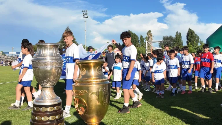 Molina celebra el inicio del Torneo Internacional Infantil de Fútbol de la Provincia de Curicó