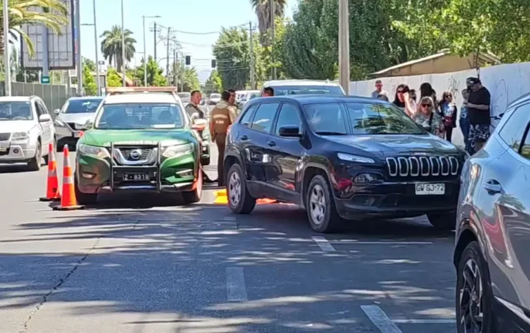 Mujer muere en plena vía pública en Curicó (Video)