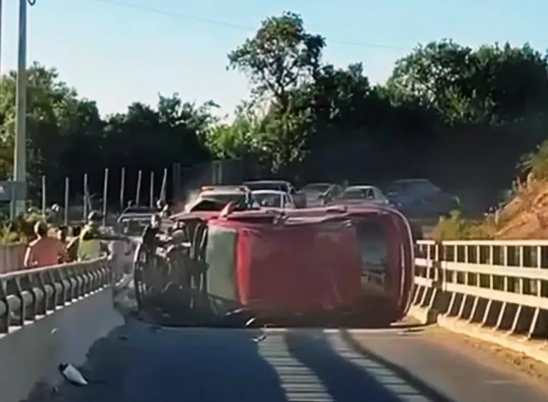 Violento accidente de tránsito en el Puente El Yacal deja dos personas lesionadas