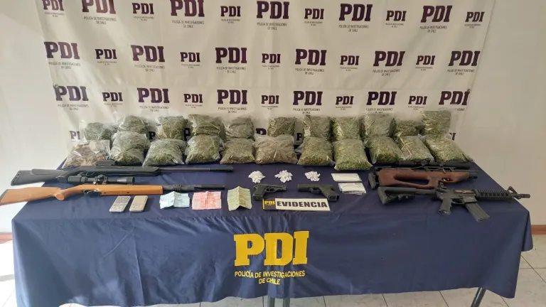 Prisión preventiva para banda de narcotráfico sorprendida con 12 kilos de droga en Parral