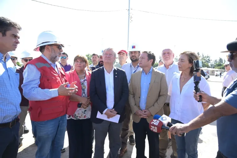 Autoridades Inspeccionan Avance en las Nuevas Galerías del Estadio La Granja de Curicó