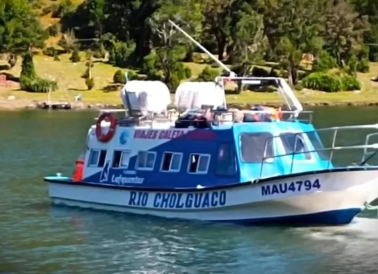 Reanudan las labores de búsqueda tras naufragio que deja al menos 4 personas fallecidas en Región de Los Lagos