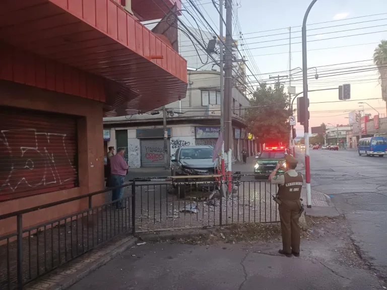 Violento accidente en el centro de Curicó deja al menos tres personas lesionadas