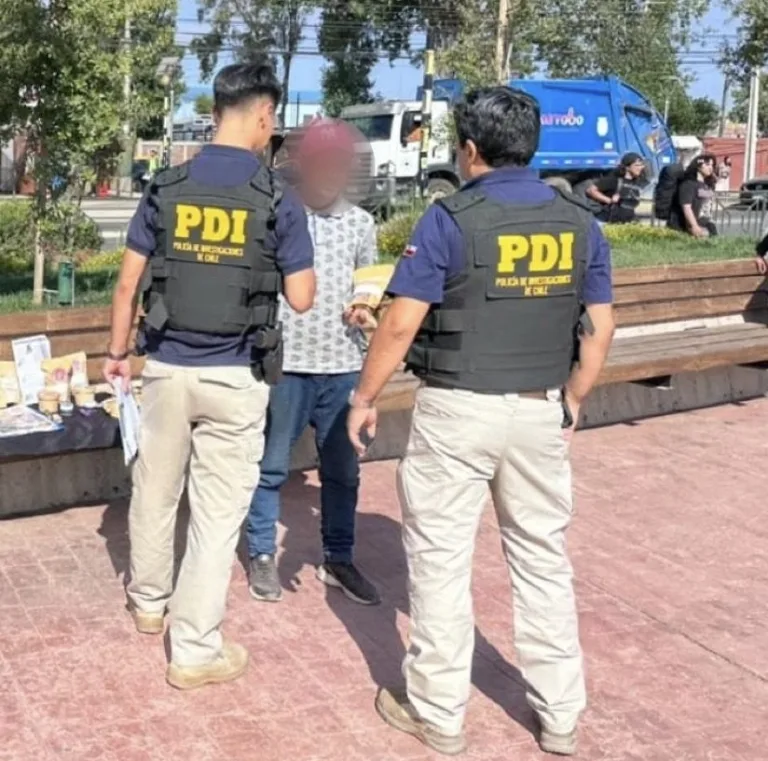 PDI detiene en Curicó a ciudadano extranjero con orden vigente de expulsión PDI detiene en Curicó a ciudadano extranjero con orden vigente de expulsión