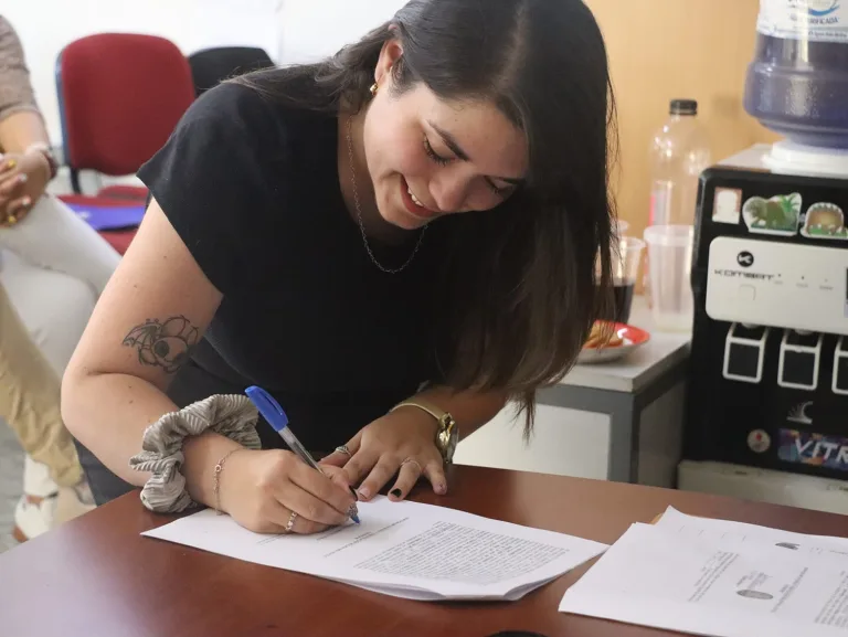 Entregan escrituras a 40 familias del Proyecto Habitacional «Esperanza de Lontué» en Molina Entregan escrituras a 40 familias del Proyecto Habitacional «Esperanza de Lontué» en Molina