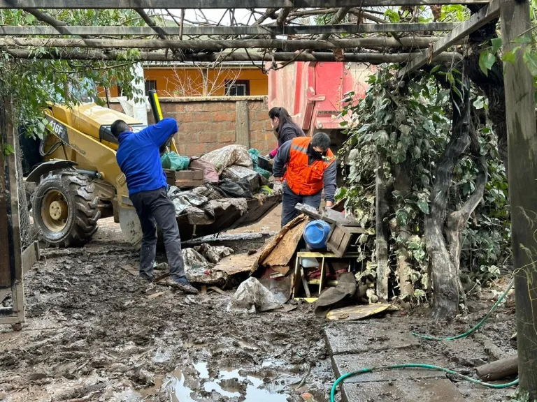 Presentan denuncia ante Contraloría por impagos a proveedores tras inundaciones de 2023 Presentan denuncia ante Contraloría por impagos a proveedores tras inundaciones de 2023